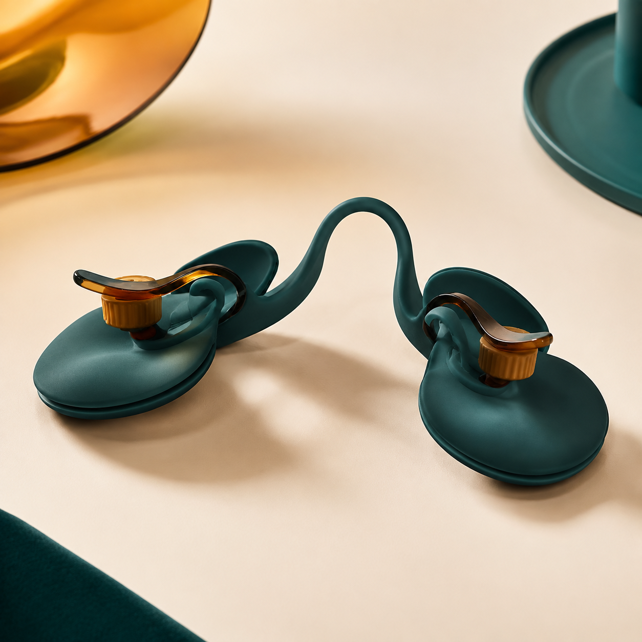 Soft TPE clamp forms with cushioned contact surfaces.
